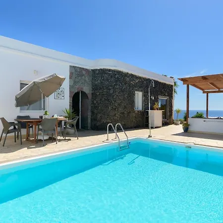 Casa Atlantico / Puerto Calero 빌라 티아즈